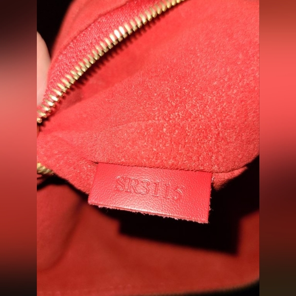 Authentic Louis Vuitton Caissa Hobo - Picture 8 of 13